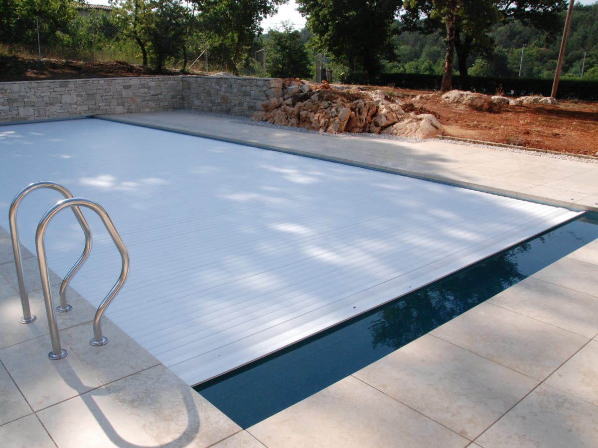 Tapparella per piscina automatica e rigida